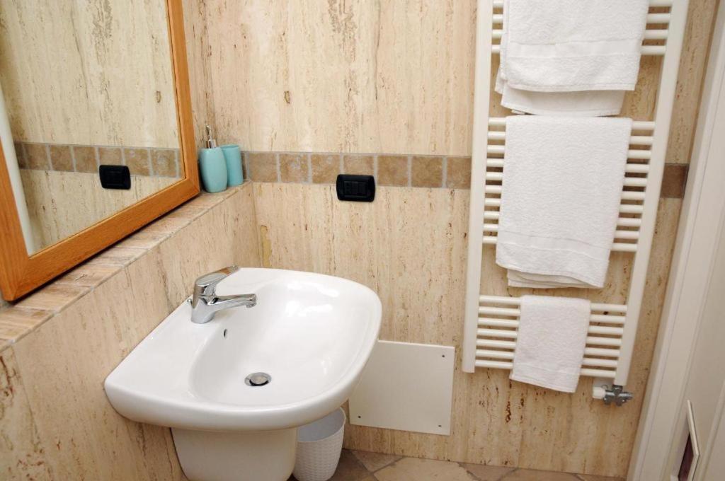 レッチェ Le Tre Civette Bed & Breakfast エクステリア 写真