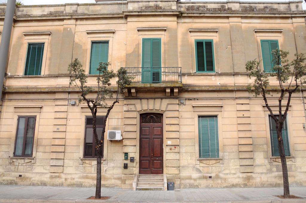 レッチェ Le Tre Civette Bed & Breakfast エクステリア 写真