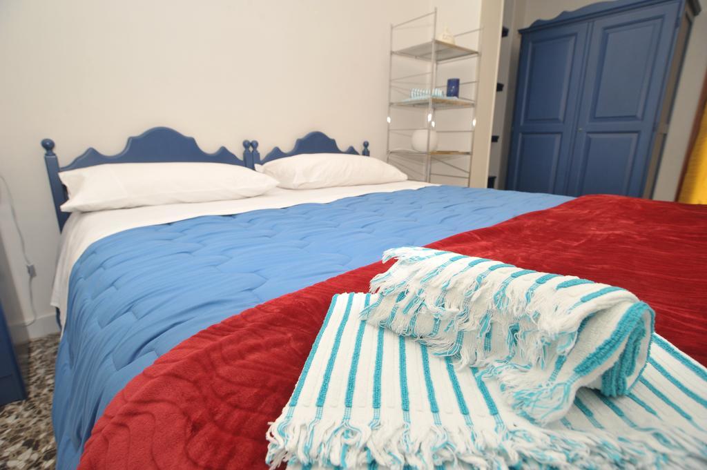 レッチェ Le Tre Civette Bed & Breakfast エクステリア 写真