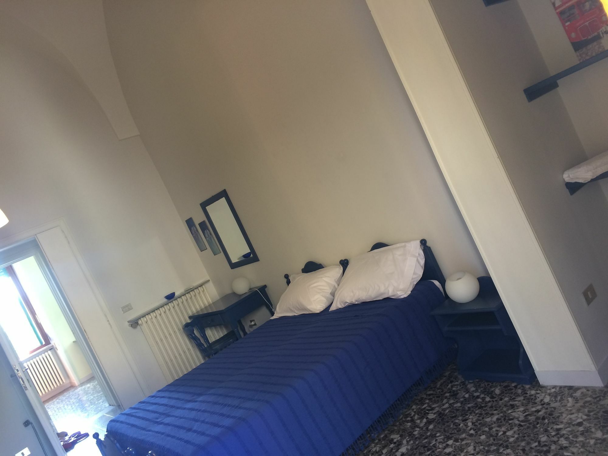 レッチェ Le Tre Civette Bed & Breakfast エクステリア 写真